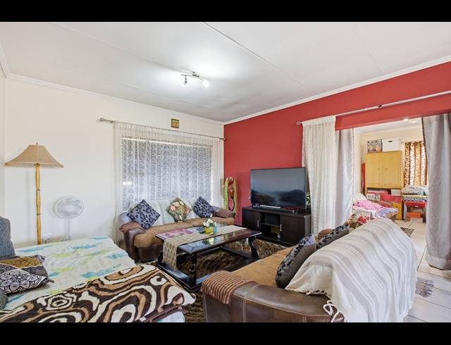 3 BEDROOM APARTMENT FOR SALE IN SUNNINGHILL